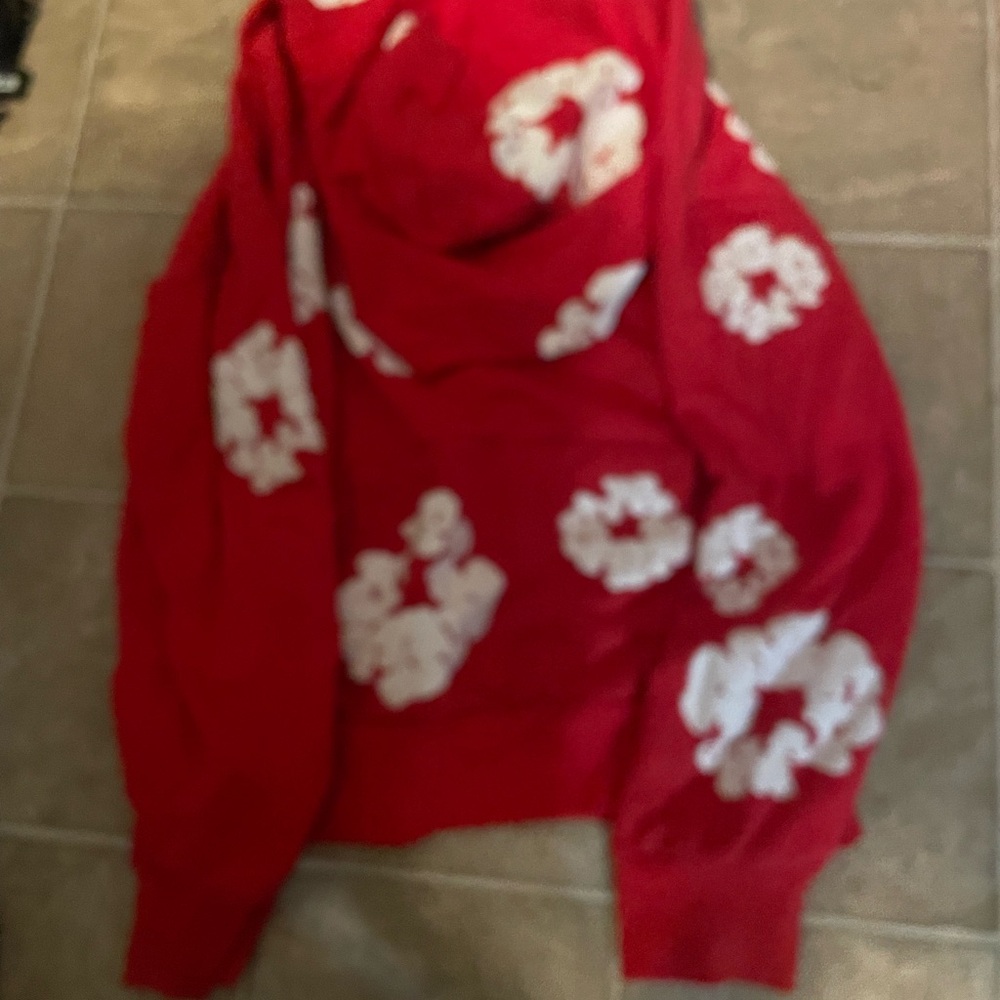 Elegant Red Floral Women's Turtleneck Sweater